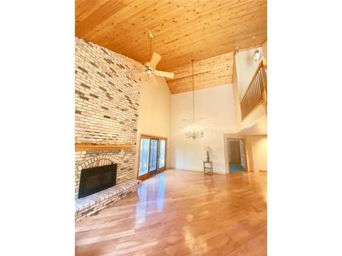 413 S 4th St, Marshall, MN 56258 photo 3