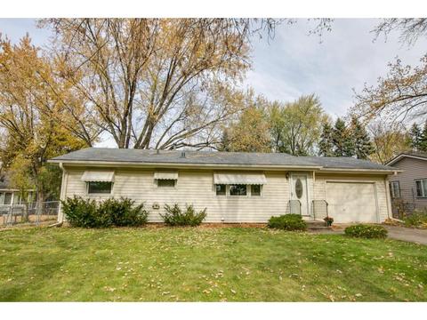 2133 Shale Ln, Eagan, MN 55122 photo 1