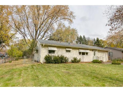 2133 Shale Ln, Eagan, MN 55122 photo 2