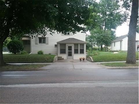 802 N 3rd St, Montevideo, MN 56265 photo 2
