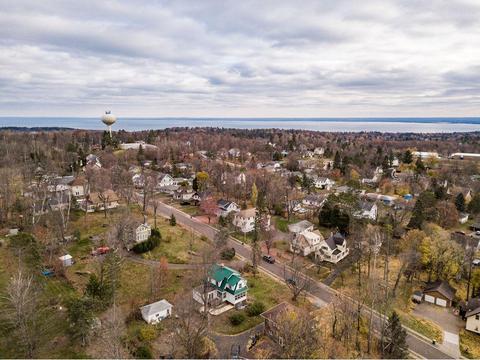 21 E Winona St, Duluth, MN 55803 photo 4
