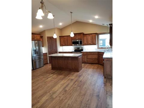 1607 Hurst Castle Rd, Saint Cloud, MN 56303 photo 2