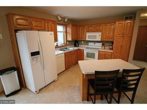 939 Cory Ln, Saint Cloud, MN 56303 photo 8