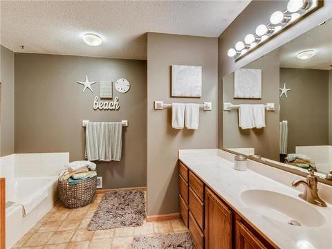 4342 Fox Ridge Ct, Eagan, MN 55122 photo 7