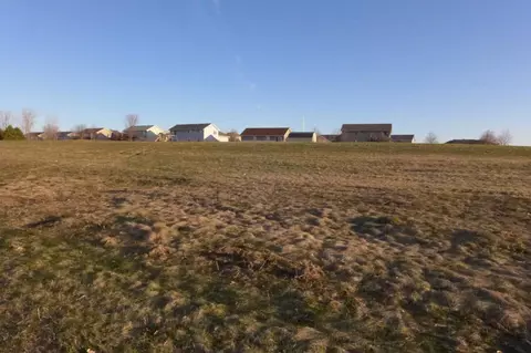 446 Highland Dr, Ellsworth, WI 54011
