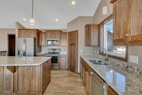 5714 Glenview Ln, Saint Cloud, MN 56303 photo 4
