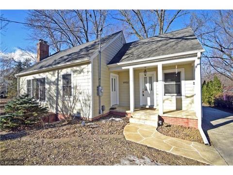 9950 Maple Ave, Bloomington, MN 55431 photo 15