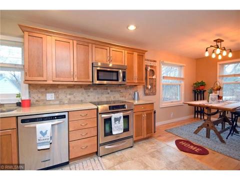 9950 Maple Ave, Bloomington, MN 55431 photo 2