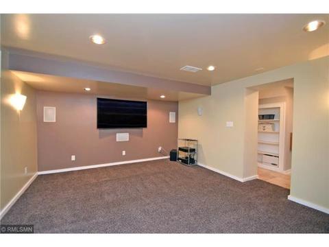 9950 Maple Ave, Bloomington, MN 55431 photo 13