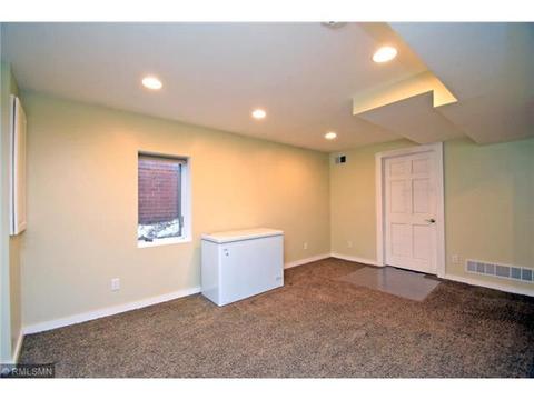 9950 Maple Ave, Bloomington, MN 55431 photo 14