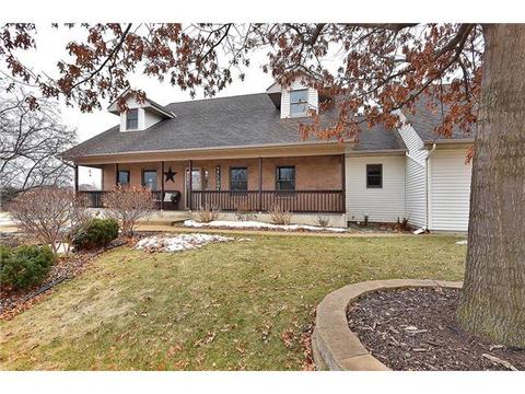 1845 Paulis Dr, Faribault, MN 55021 photo 2