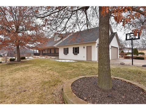 1845 Paulis Dr, Faribault, MN 55021 photo 4