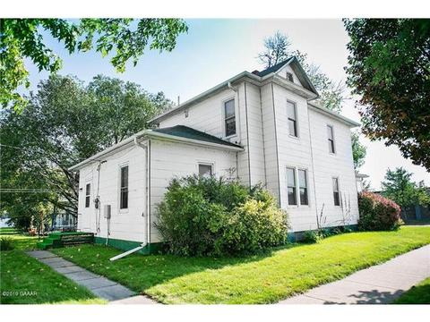 101 E 7th St, Morris, MN 56267 photo 2