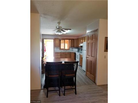 421 6th St SE, Staples, MN 56479 photo 4