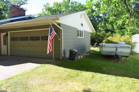 1743 Cherry Ln, Saint Cloud, MN 56304 photo 4