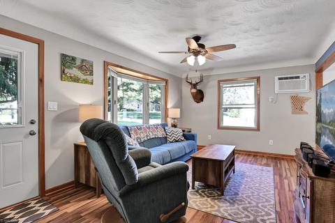40 West Rd, Circle Pines, MN 55014 photo 3