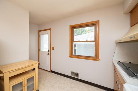 2127 Garnet Dr, Eagan, MN 55122 photo 10