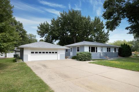 2127 Garnet Dr, Eagan, MN 55122 photo 2