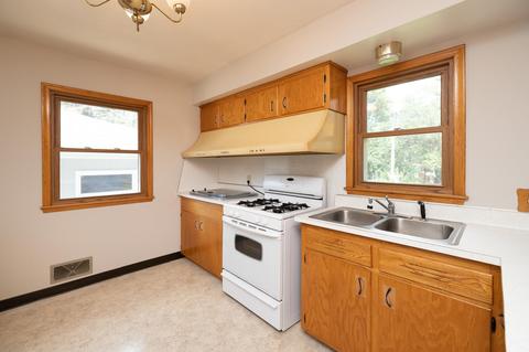 2127 Garnet Dr, Eagan, MN 55122 photo 9