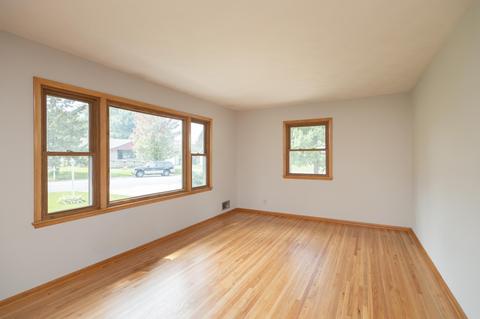 2127 Garnet Dr, Eagan, MN 55122 photo 4