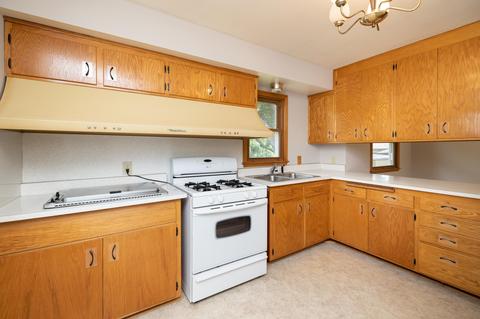 2127 Garnet Dr, Eagan, MN 55122 photo 8