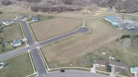 516 Harriett Dr, Marshall, MN 56258