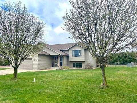 16 Dodge Center Homes For Sale Dodge Center Mn Real Estate Movoto