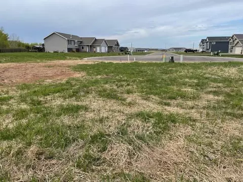 20 Spartan Circle Dr, Superior, WI 54880