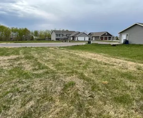 22 Spartan Circle Dr, Superior, WI 54880