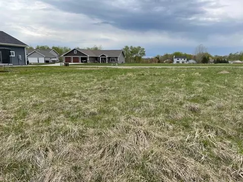 25 Spartan Circle Dr, Superior, WI 54880