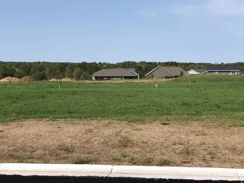 317 Estate Dr, Avon, MN 56310
