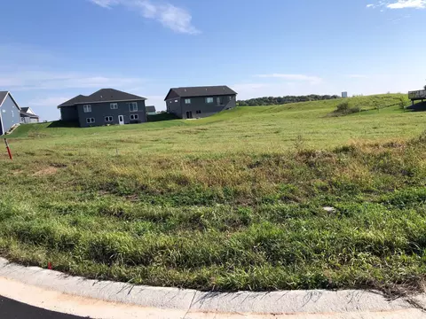 116 Collina Cir, Avon, MN 56310