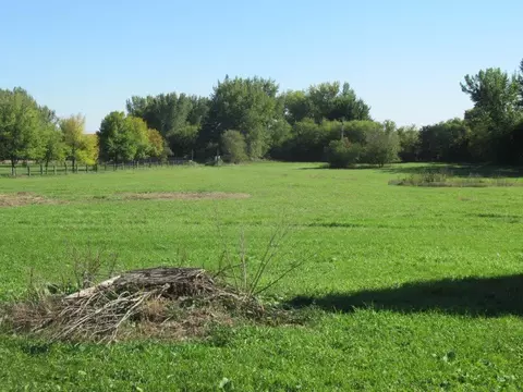 12 South Church Avenue, Hills, MN 56138