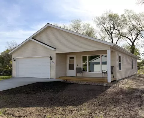 1955 Bud Rd, Windom, MN 56101