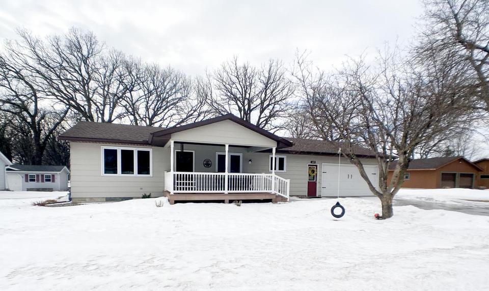 609 E 8th St, Winthrop, MN 55396 18 Photos MLS 6154608 Movoto