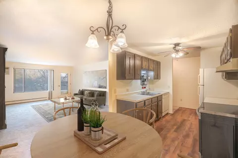 3917 Heritage Hills Dr #203, Bloomington, MN 55437