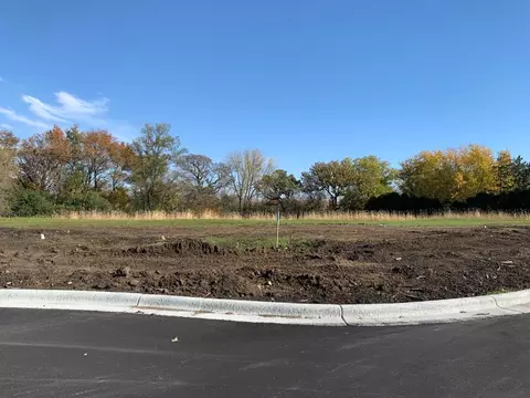 2225 NE Maple Leaf Ln, Owatonna, MN 55060