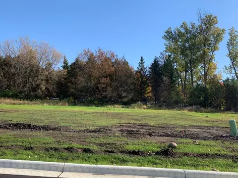 2185 NE Maple Leaf Ln, Owatonna, MN 55060