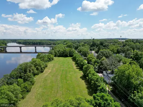 1 Nn Maple St, Clearwater, MN 55320