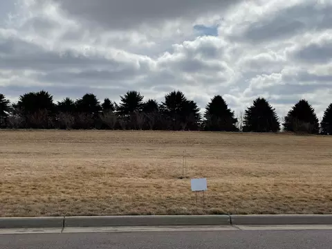 551 Hillcrest St, Edgerton, MN 56128