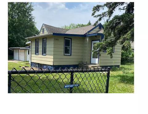 5911 Hillcrest Rd, Mound, MN 55364