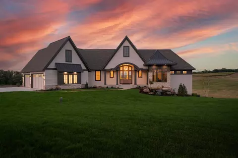 7926 E 207th St, Prior Lake, MN 55372
