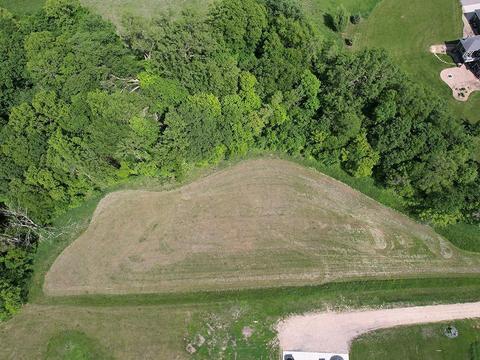 275 Summerfield Trl, Mankato, MN 56001