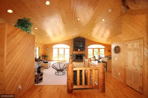 Entry Way - 1526 Flag Is, Angle Inlet, MN 56711 photo 1 of 3