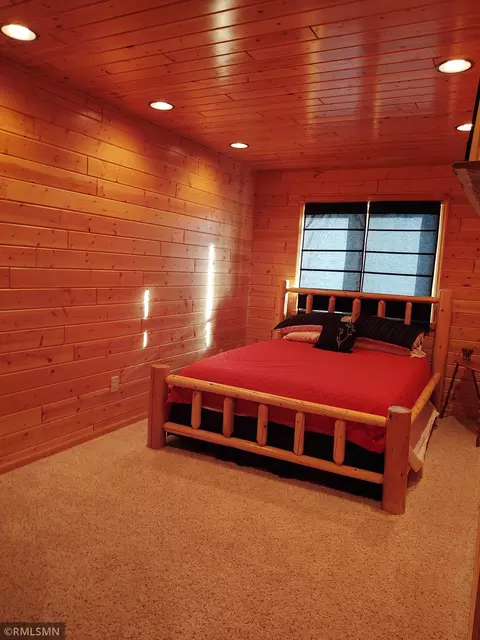 Bedroom - 1526 Flag Is, Angle Inlet, MN 56711 photo 2 of 3