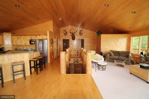 Entry Way - 1526 Flag Is, Angle Inlet, MN 56711 photo 3 of 3