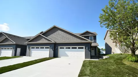 475 19th St, Zumbrota, MN 55992