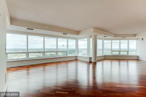 168 6th St E #4502, Saint Paul, MN 55101