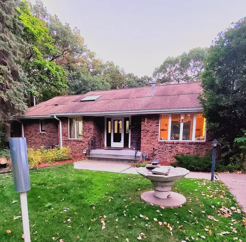  2290 Mailand Rd E, Maplewood, MN 55119 photo 2