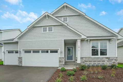 1911 Fallbrooke Dr, Hastings, MN 55033